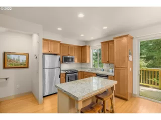 Photo #3: 22166732 Listing