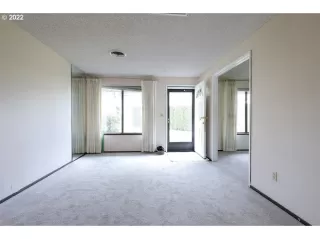 Photo #4: 22166801 Listing