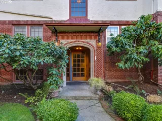 Photo #5: 22166932 Listing 