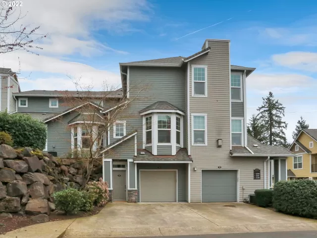 MLS: 22166983 Condo For Sale