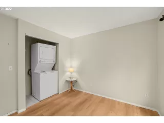 Photo #6: 22167394 Listing