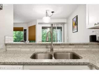 Photo #3: 22167621 Listing