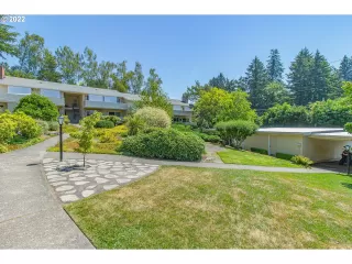 Photo #2: 22167896 Listing