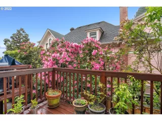 Photo #6: 22168103 Listing