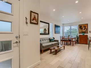 Photo #4: 22168234 Listing