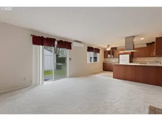 Photo #6: 22168281 Listing