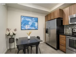 Photo #4: 22169604 Listing