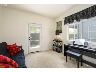 Photo #5: 22169604 Listing