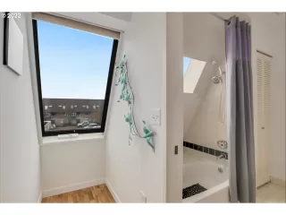 Photo #6: 22169673 Listing 