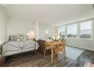 Photo #4: 22170075 Listing 