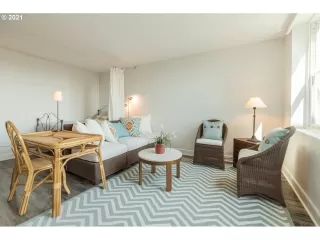 Photo #6: 22170075 Listing 