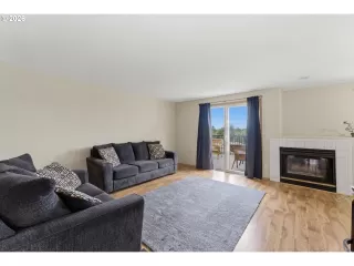 Photo #4: 221701937 Listing
