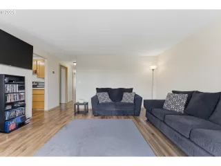 Photo #6: 221701937 Listing