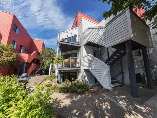 Photo #1: 22171131 Listing