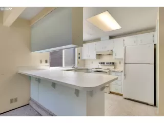 Photo #4: 22171254 Listing