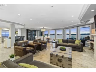 Photo #5: 22171755 Listing