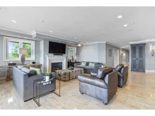 Photo #6: 22171755 Listing