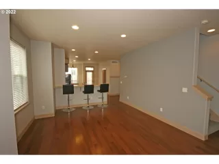 Photo #3: 22173702 Listing