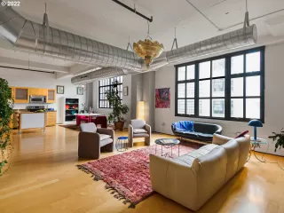 Photo #4: 22173965 Listing