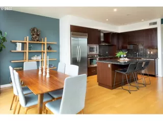 Photo #4: 22174252 Listing