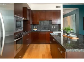 Photo #6: 22174252 Listing