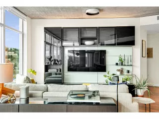 Photo #4: 22174563 Listing