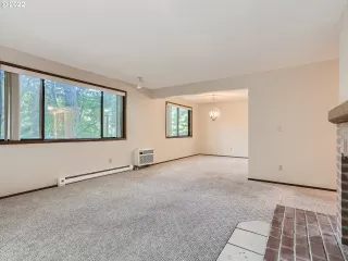 Photo #6: 22174866 Listing