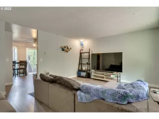 Photo #3: 22174918 Listing