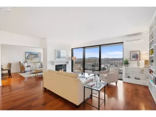 Photo #3: 22176092 Listing