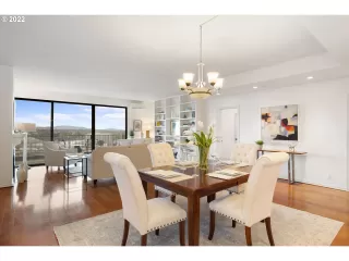 Photo #5: 22176092 Listing