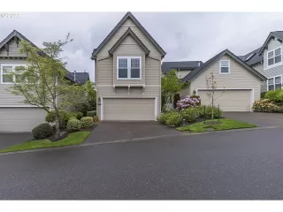 Photo #6: 22176632 Listing