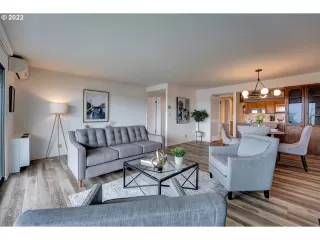 Photo #3: 22177731 Listing