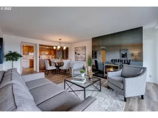 Photo #4: 22177731 Listing