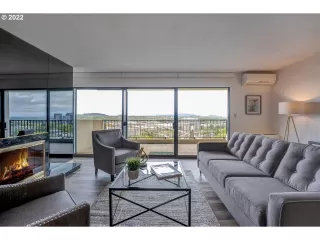 Photo #5: 22177731 Listing