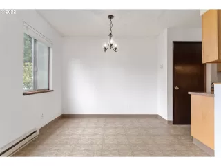 Photo #5: 22177928 Listing