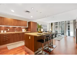 Photo #4: 22178184 Listing