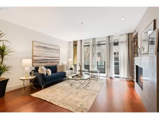 Photo #5: 22178184 Listing