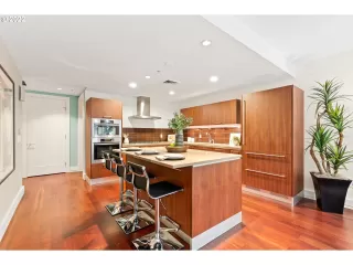 Photo #6: 22178184 Listing