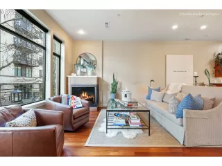 Photo #4: 22178550 Listing