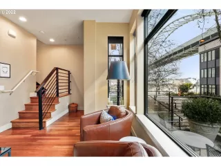 Photo #6: 22178550 Listing