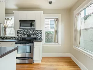 Photo #2: 22179049 Listing 