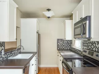 Photo #3: 22179049 Listing 