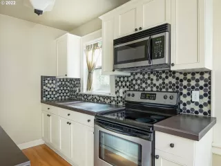 Photo #5: 22179049 Listing 