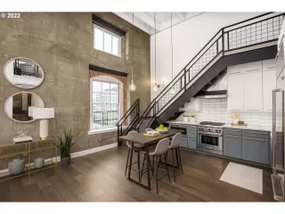 Photo #4: 22179080 Listing