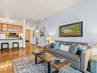 Photo #3: 22179163 Listing