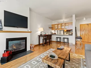 Photo #5: 22179163 Listing