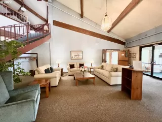 Photo #4: 22179616 Listing