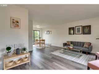 Photo #3: 22179991 Listing