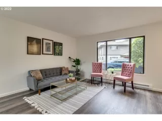 Photo #4: 22179991 Listing