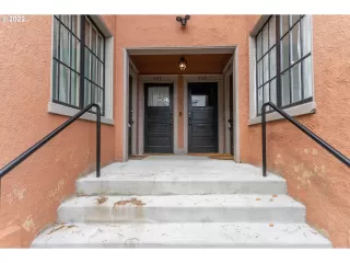 Photo #5: 22180140 Listing 